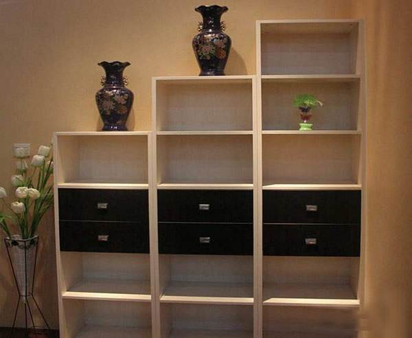 貨架展示柜上出現(xiàn)了水印和燙痕我們?nèi)绾慰梢杂行У膩?lái)除去