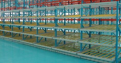 選擇倉儲貨架的注意事項(xiàng)有哪些